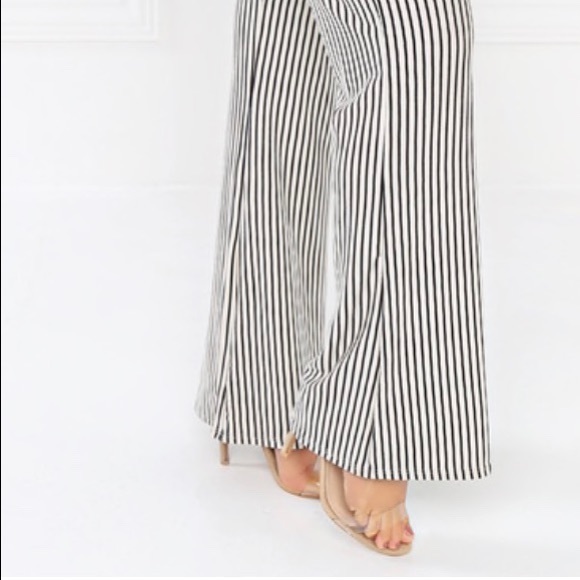 SOLD✨Striped Set - Picture 4 of 4